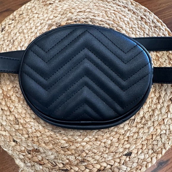 Black Belt with Quilted Texture and Chevron Pattern - Picture 1 of 6